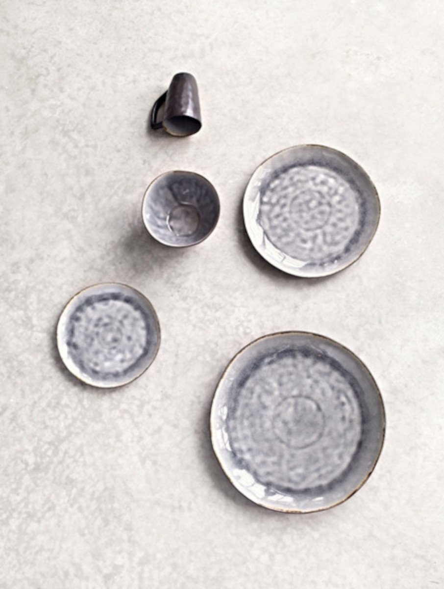 Set of 6 small plate with grey crackled effect, Levi