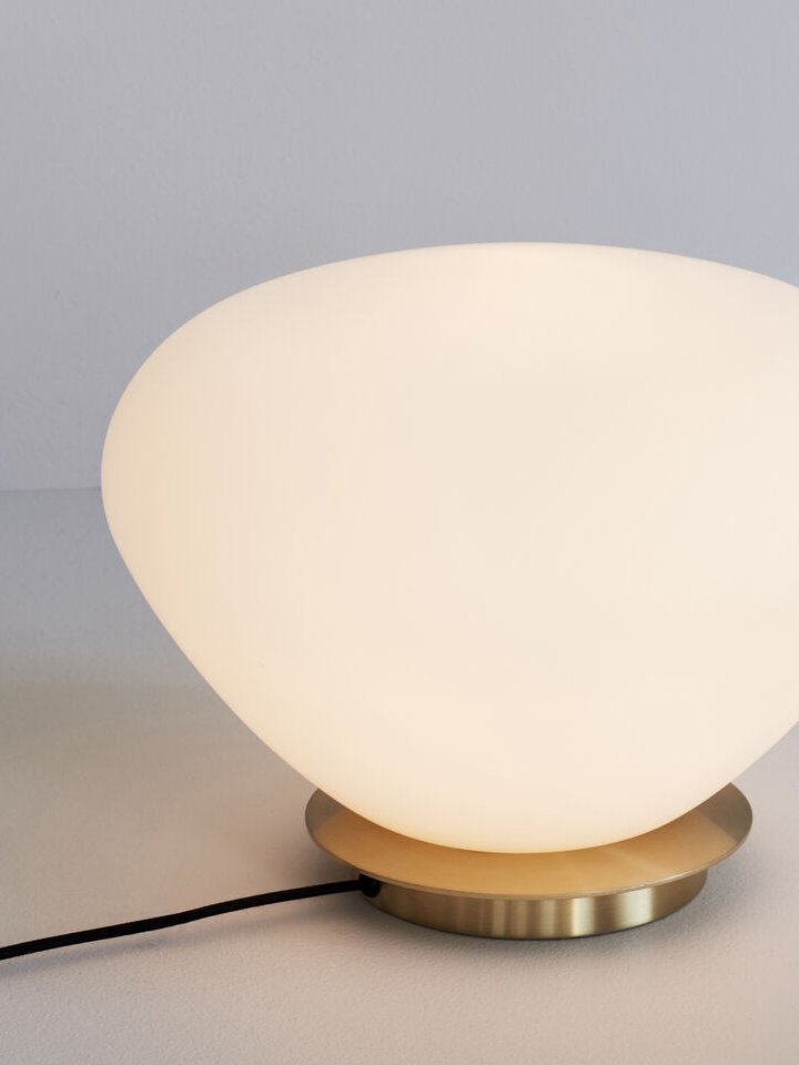 Hübsch Lampe en opaline et laiton Bean