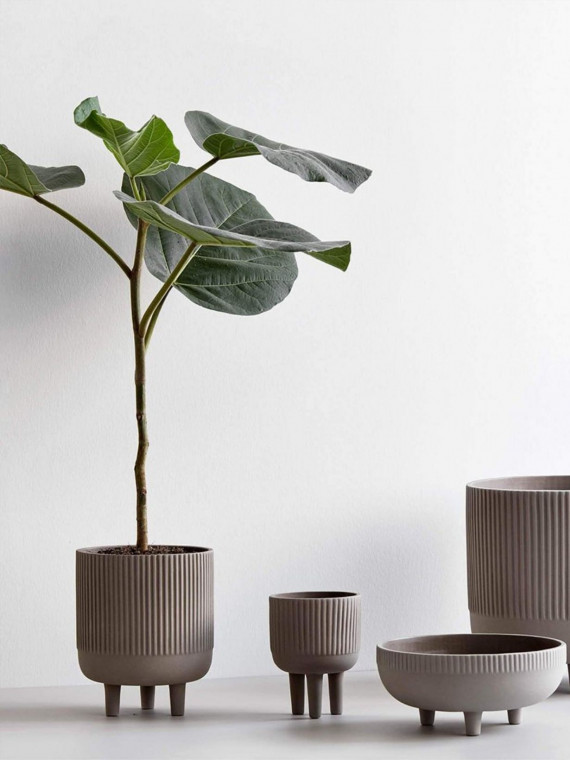 Terracotta-planter-Nils-M-kristinadam