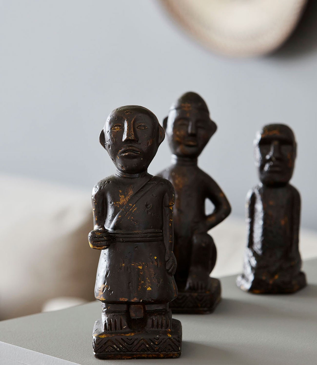 Petite statuette en ciment, Loum House Doctor